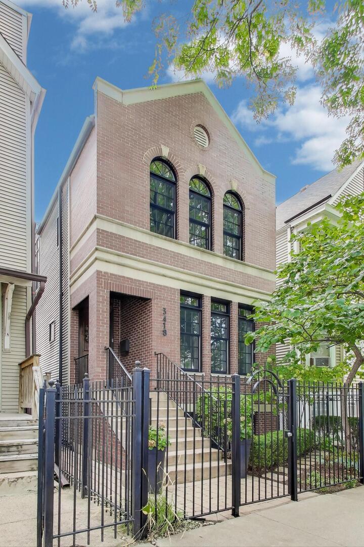 3418 N Hamilton Ave., Chicago, IL 60618