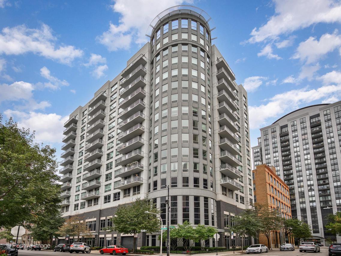 421 W Huron St. #808, Chicago, IL 60654