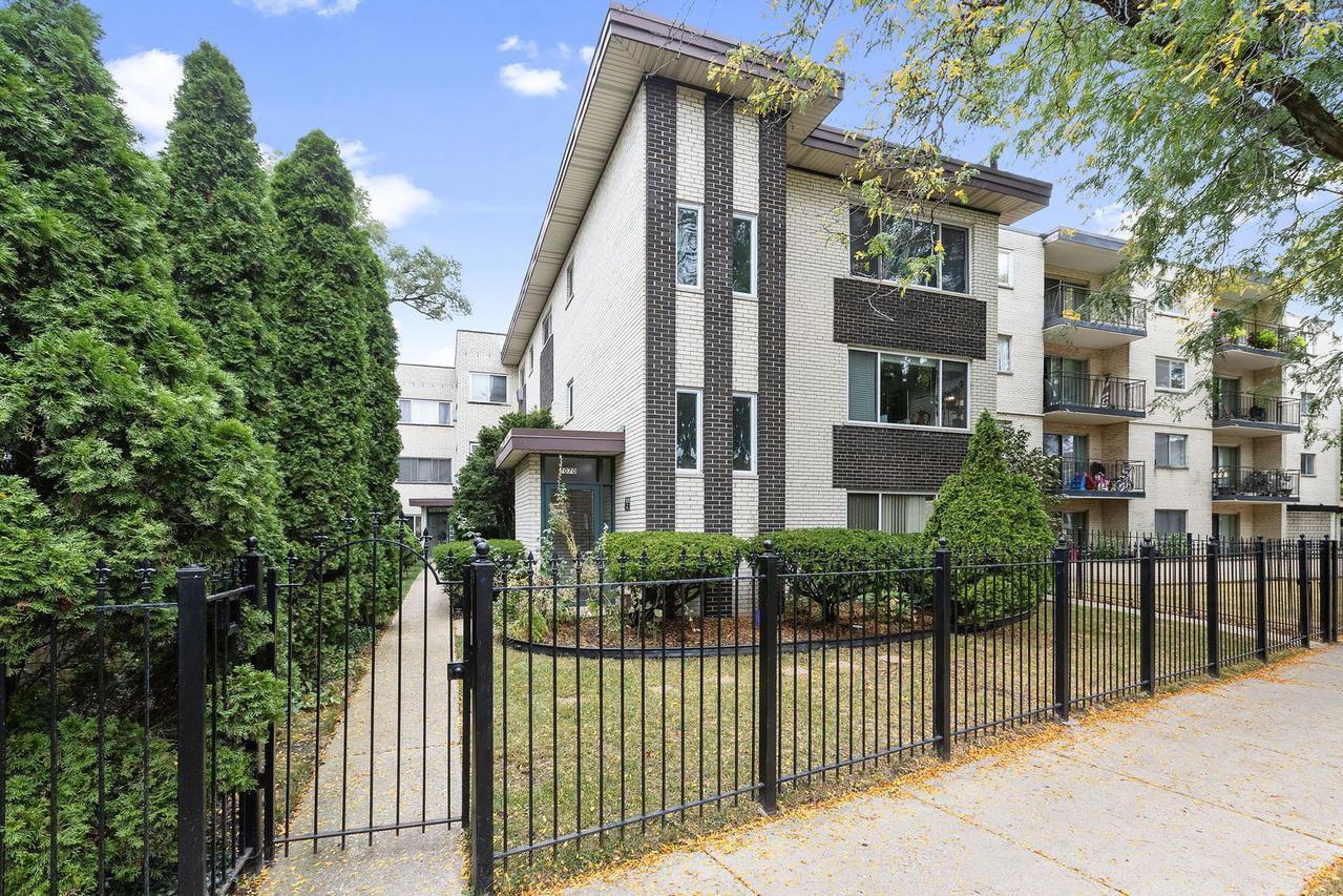 7070 N Ridge Blvd. #1A, Chicago, IL 60645