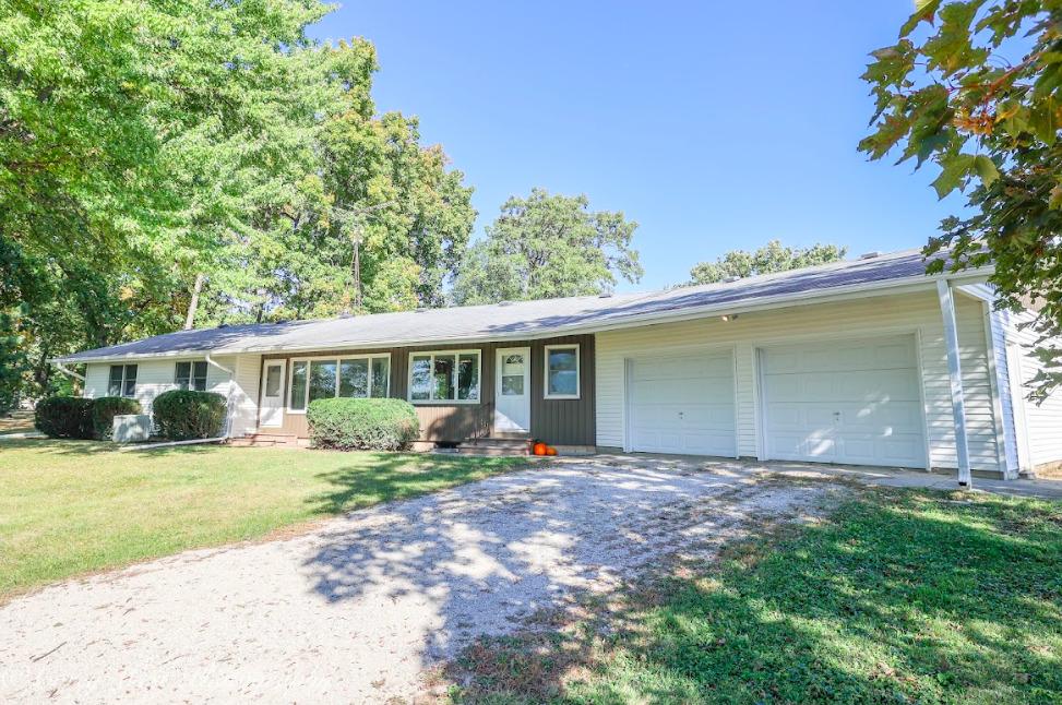 13432 Ash Rd., Genoa, IL 60135