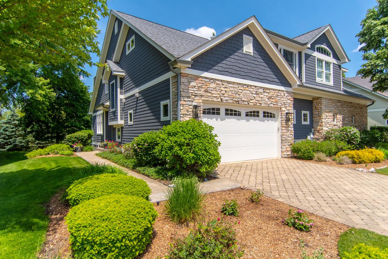 13204 S Lake Mary Dr., Plainfield, IL 60585