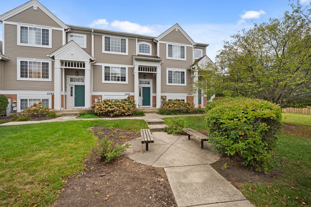 2295 Twilight Dr., Aurora, IL 60503