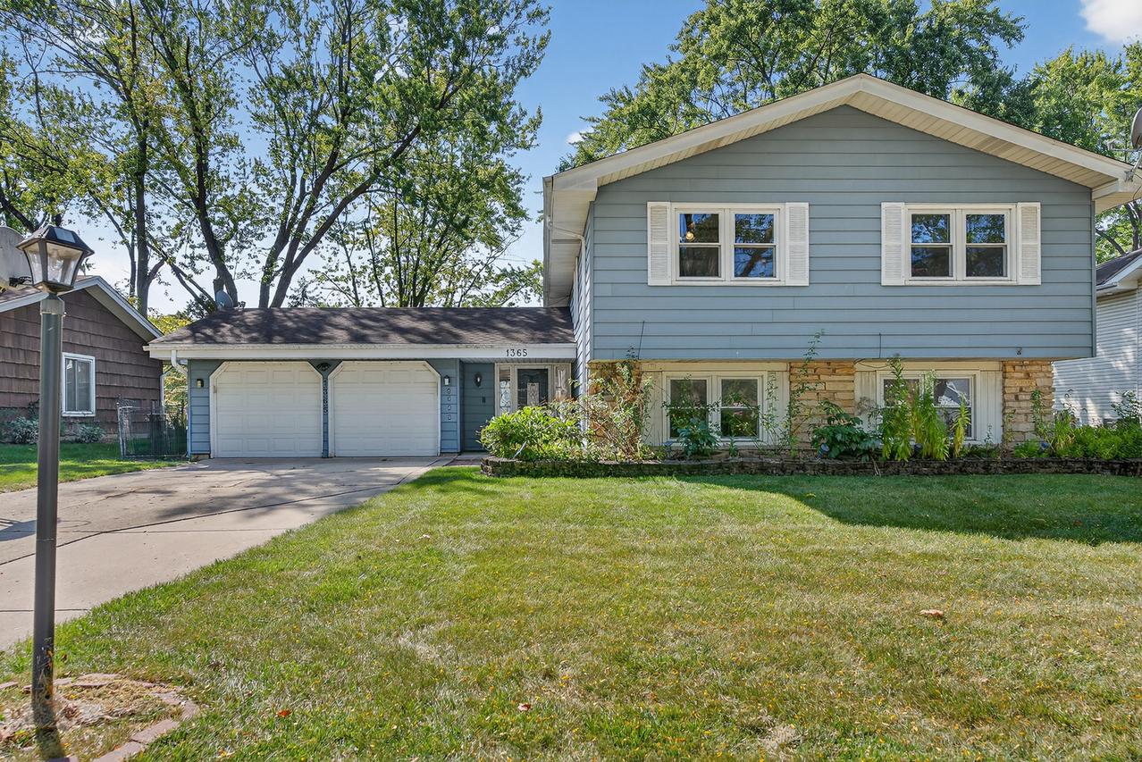 1365 Blair Ln., Hoffman Estates, IL 60169