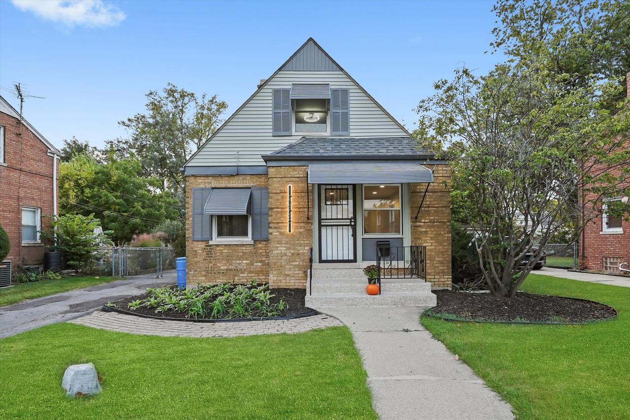 2428 S 19th Ave., Broadview, IL 60155