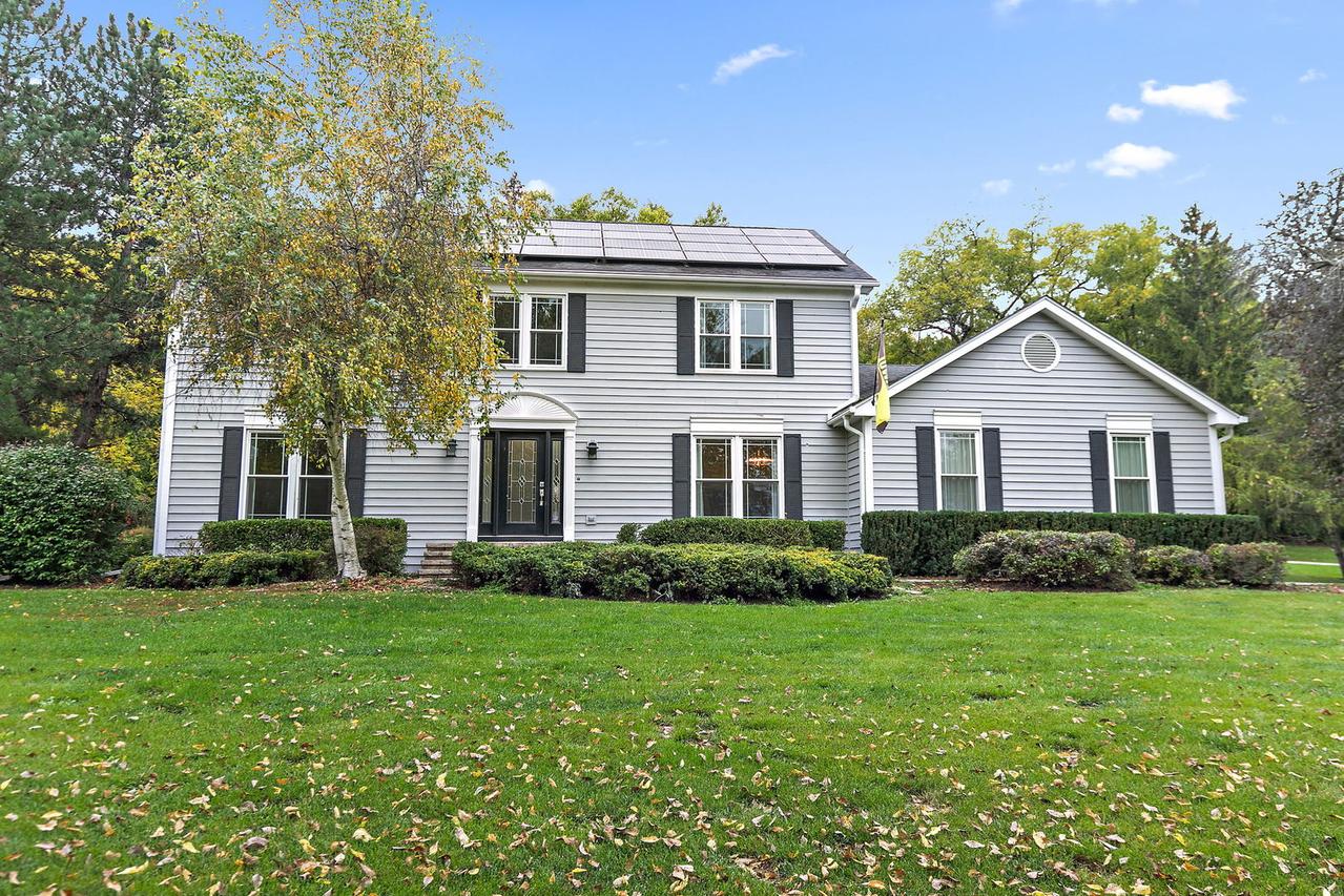 36W225 Hickory Hollow Dr., Dundee, IL 60118