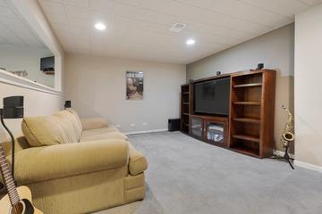 3891 Willow View Dr., Lake in the Hills, IL 60156