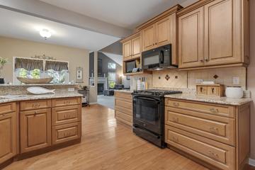 3891 Willow View Dr., Lake in the Hills, IL 60156