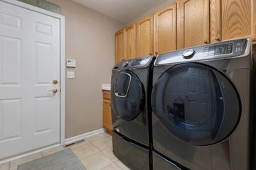 3891 Willow View Dr., Lake in the Hills, IL 60156