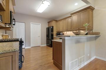 3891 Willow View Dr., Lake in the Hills, IL 60156