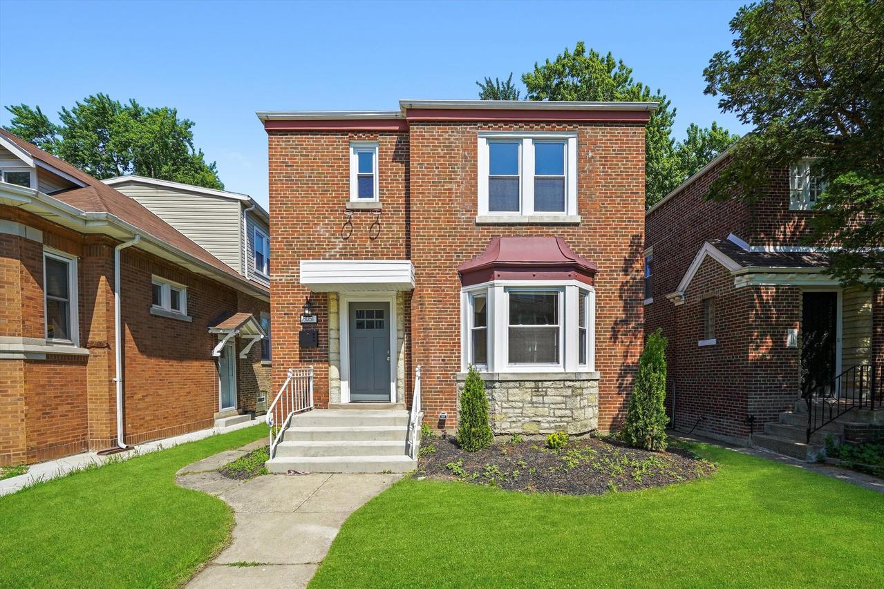 8051 S Paxton Ave., Chicago, IL 60617