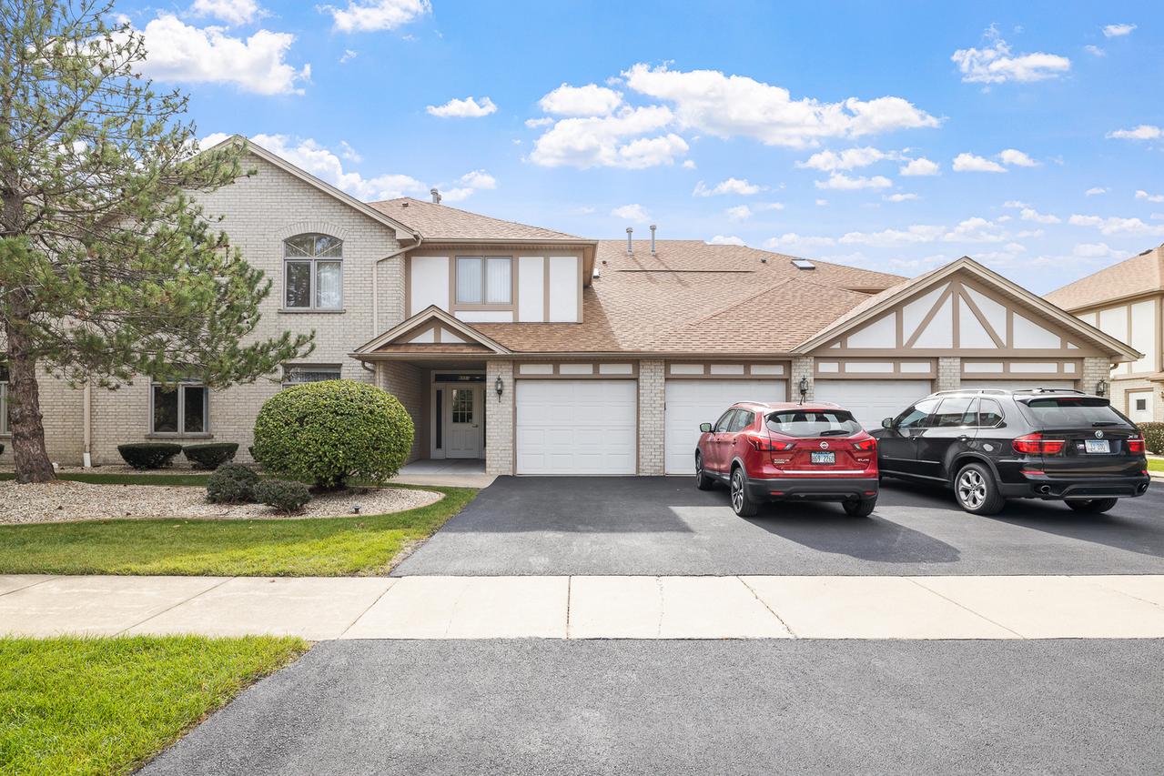 6551 Pine Lake Dr. #2, Tinley Park, IL 60477