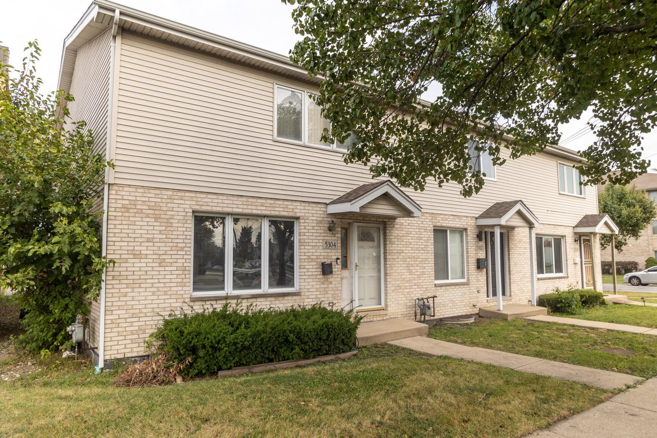 5304 W 79th St., Burbank, IL 60459