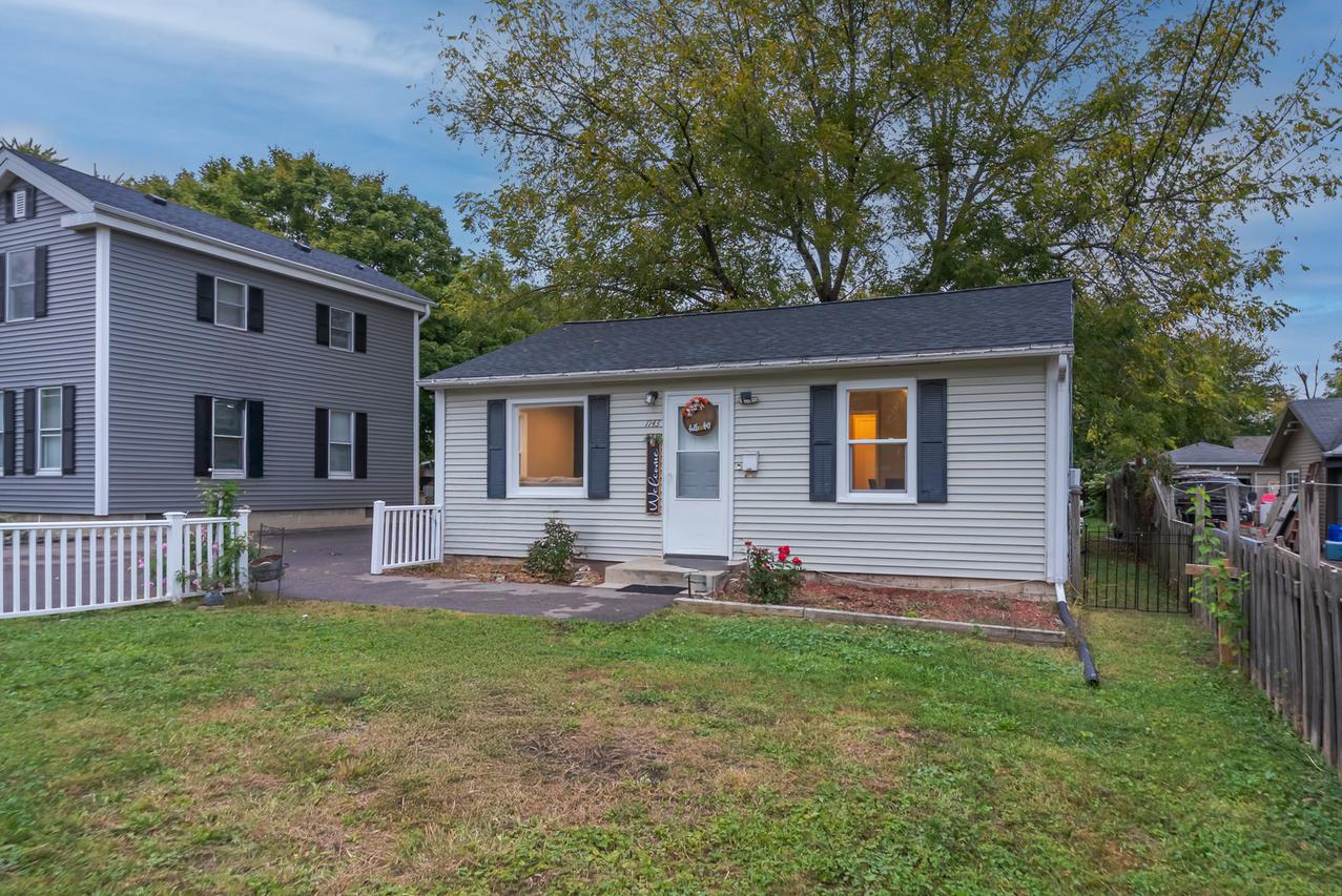 1143 Ridgeway Ave., Aurora, IL 60506