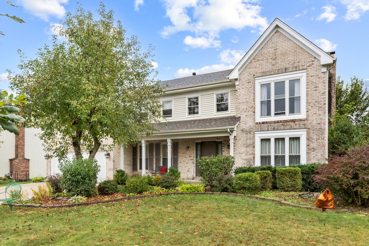 1525 Sandburg Dr., Schaumburg, IL 60173