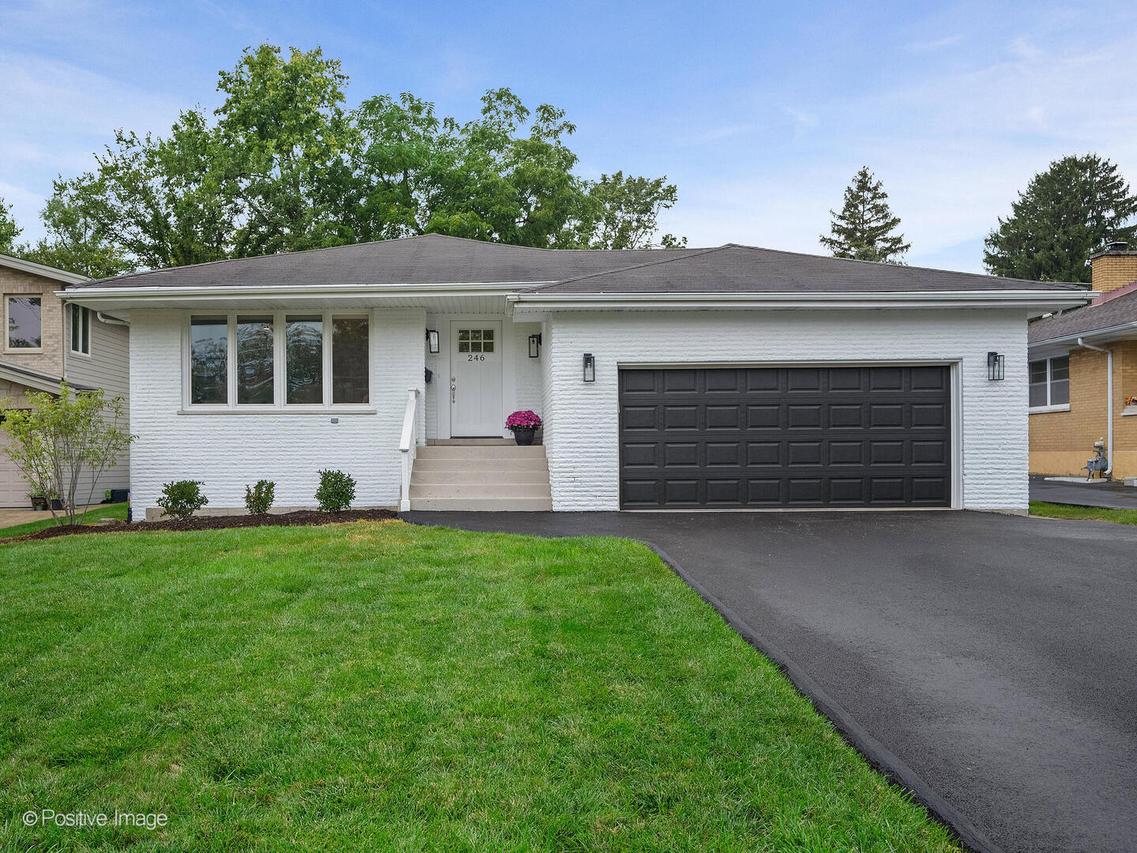 246 N Jackson Rd., Clarendon Hills, IL 60514