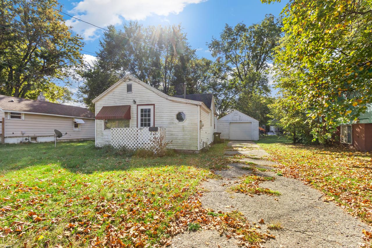 1007 W 9th St., Sterling, IL 61081