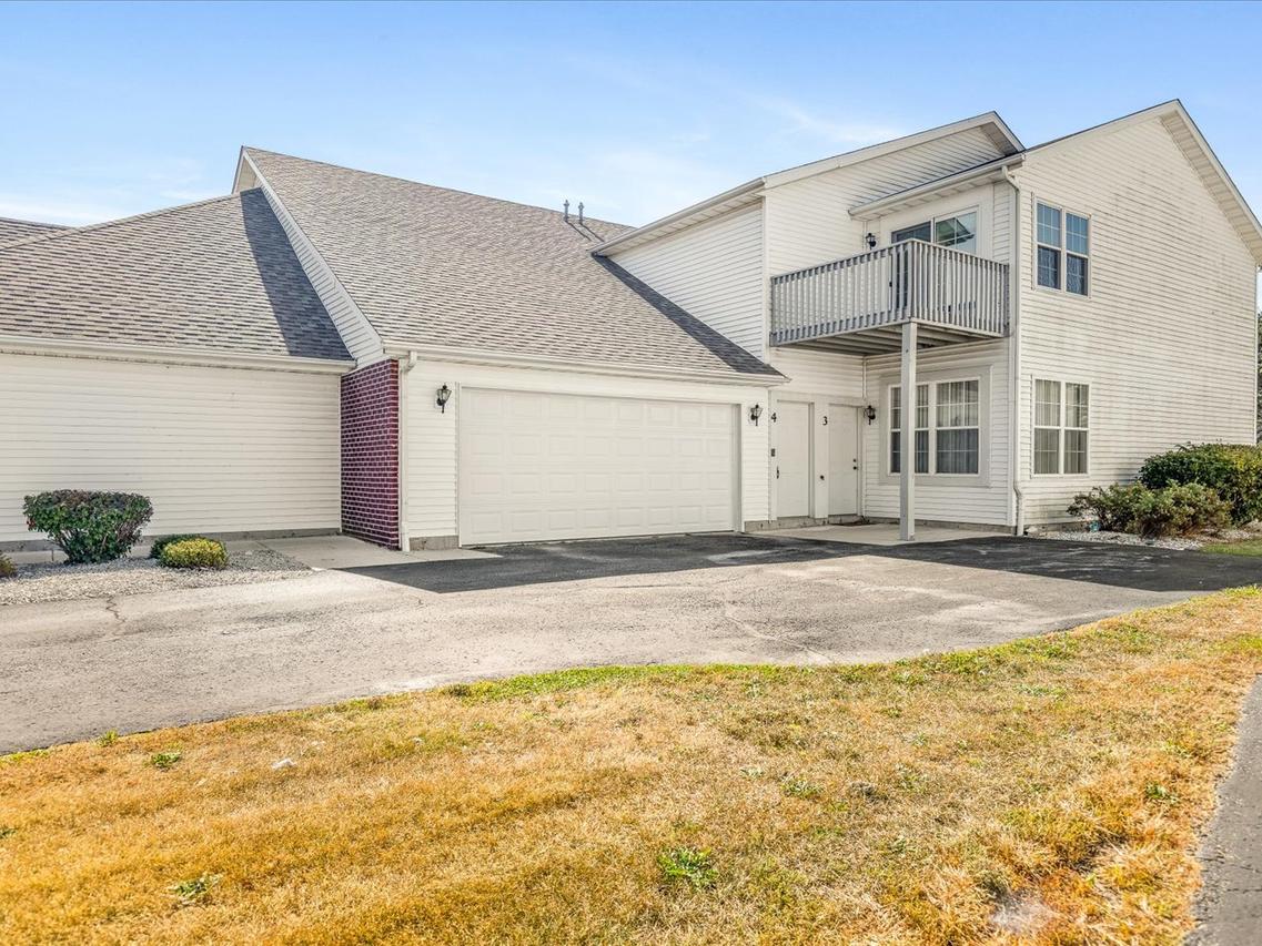 10152 Monarch Rd. #4, Roscoe, IL 61073