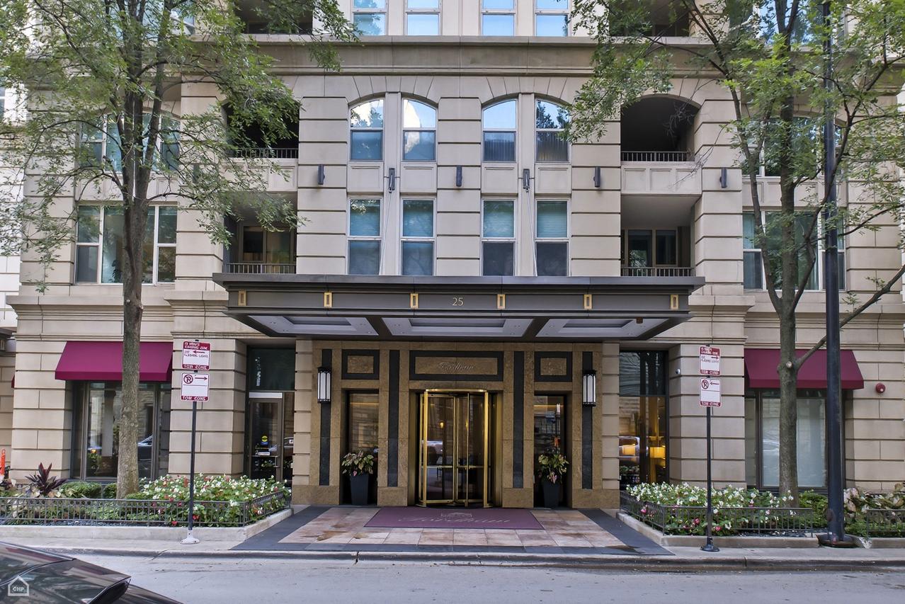 25 E Superior St. #904, Chicago, IL 60611