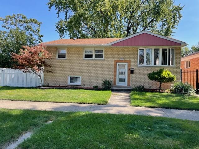 12411 S Lincoln St., Calumet Park, IL 60827