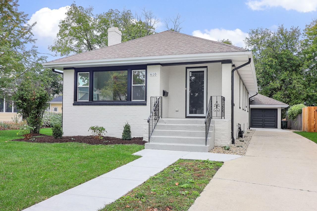 610 Pleasant Ave., Glen Ellyn, IL 60137