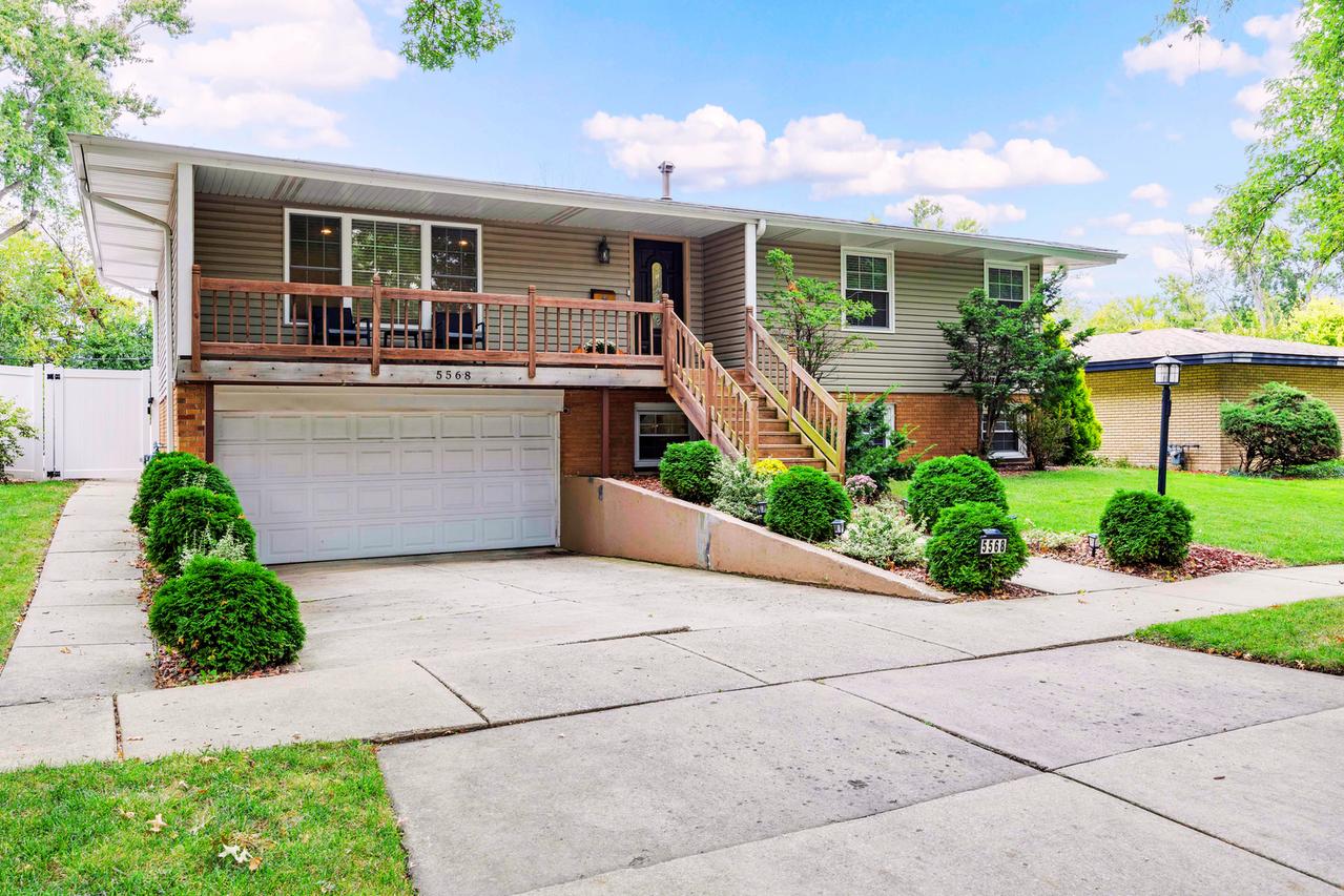 5568 Natalie Dr., Oak Forest, IL 60452