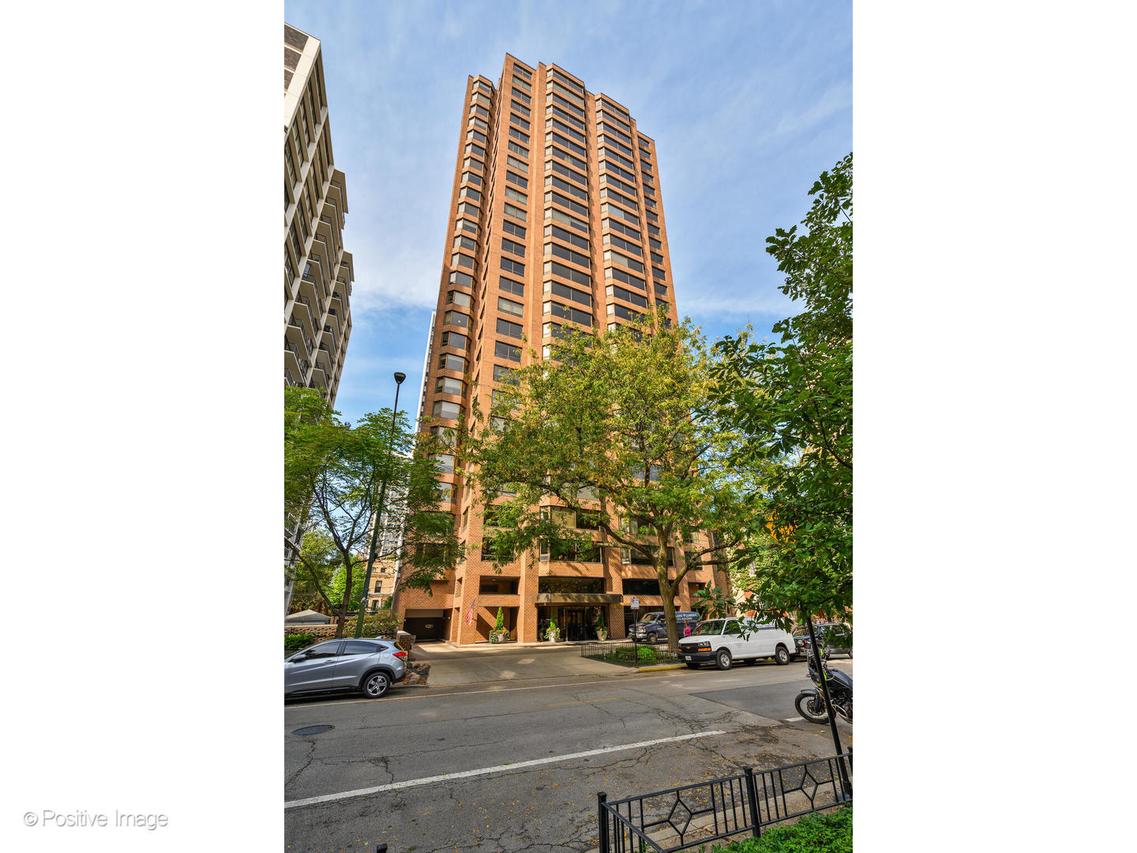 1410 N State Pkwy. #27A, Chicago, IL 60610