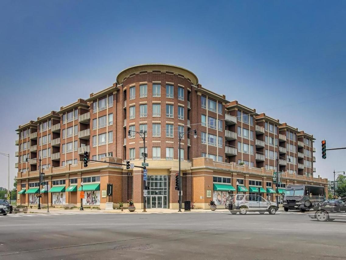 6000 N Cicero Ave. #215, Chicago, IL 60646
