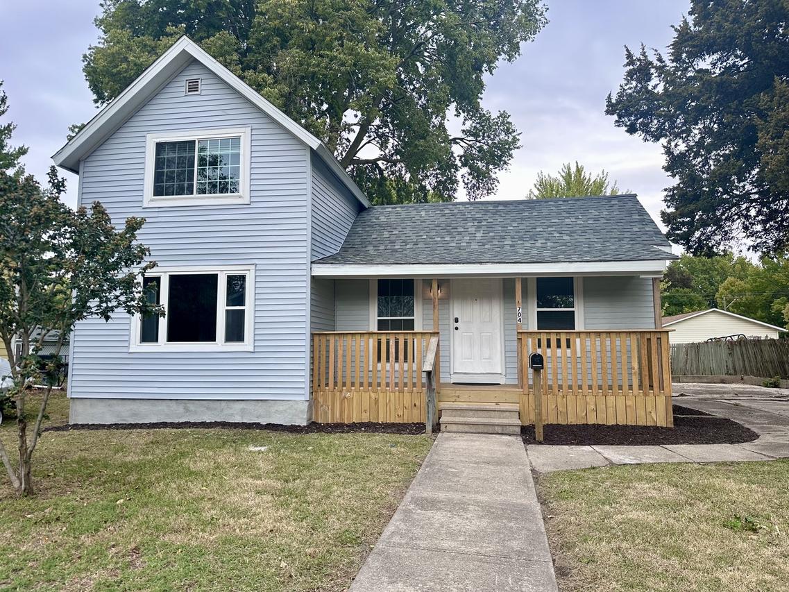 704 W 7th St., Sterling, IL 61081