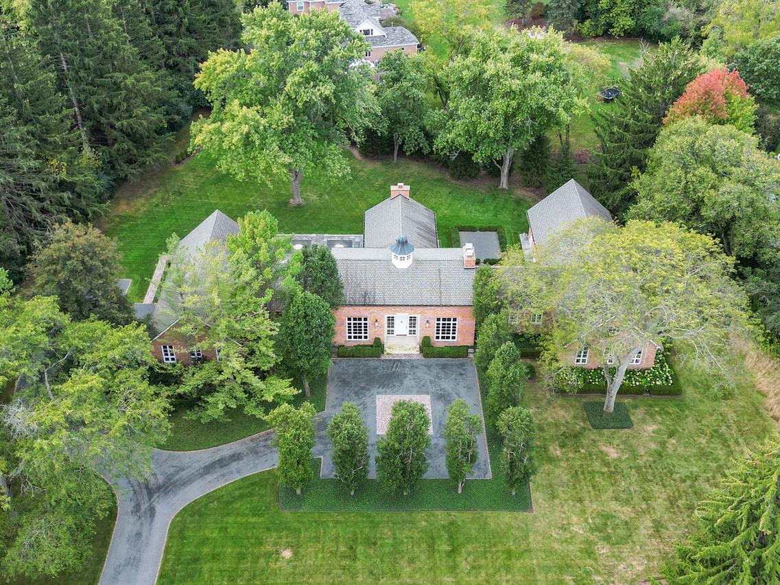 300 Butler Dr., Lake Forest, IL 60045