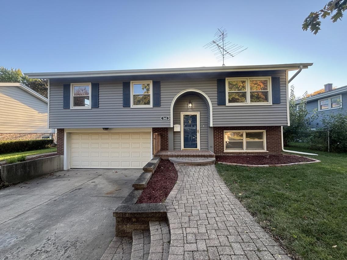 560 S 5th St., West Dundee, IL 60118