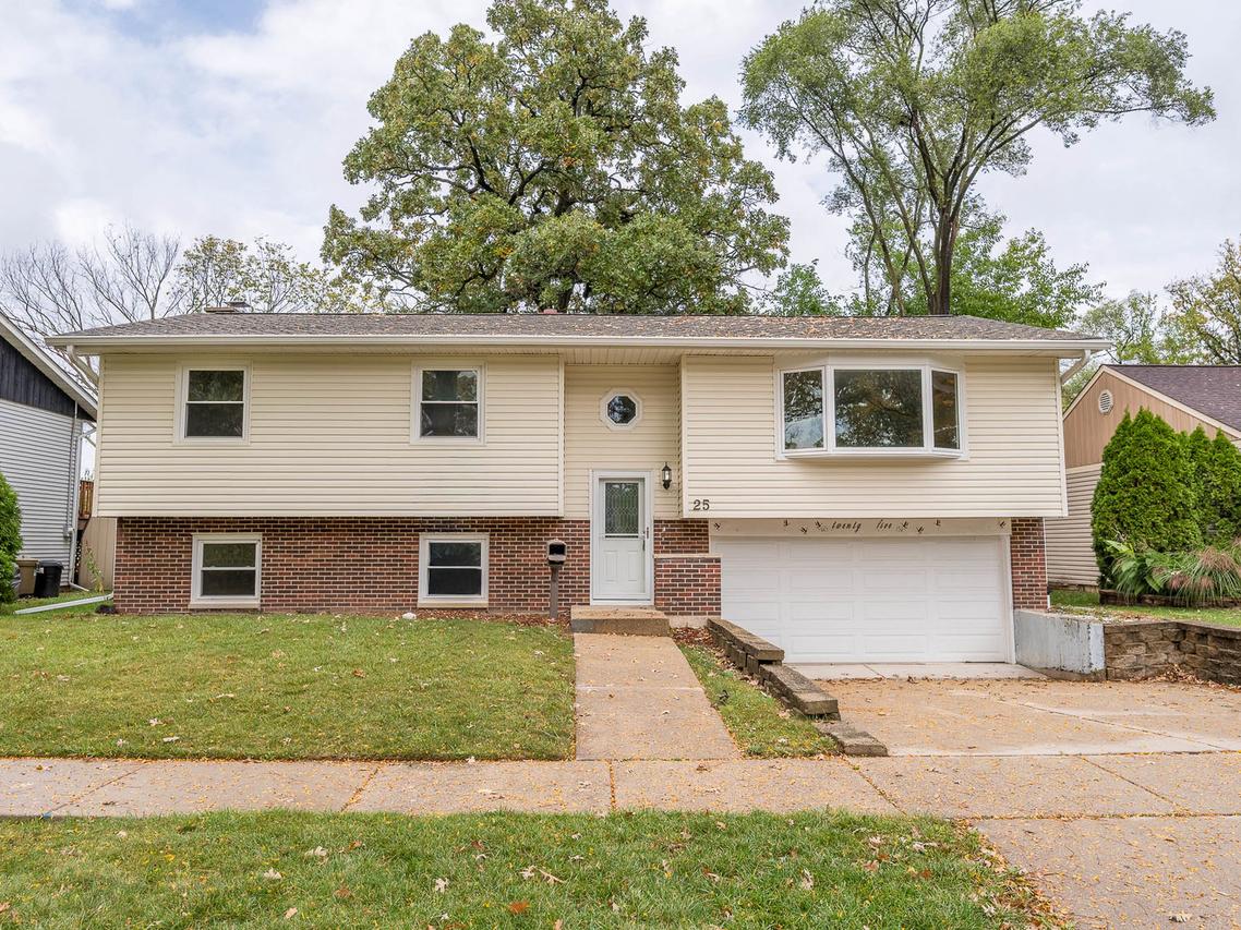 25 Crestview Ter., Buffalo Grove, IL 60089