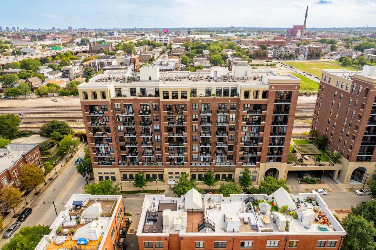 811 W 15th Pl. #806, Chicago, IL 60608