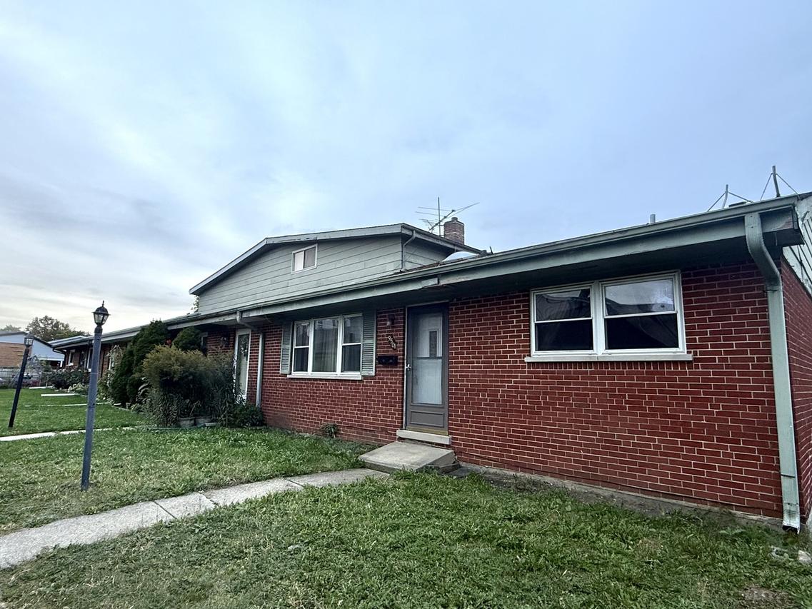 9501 Terrace Pl., Des Plaines, IL 60016