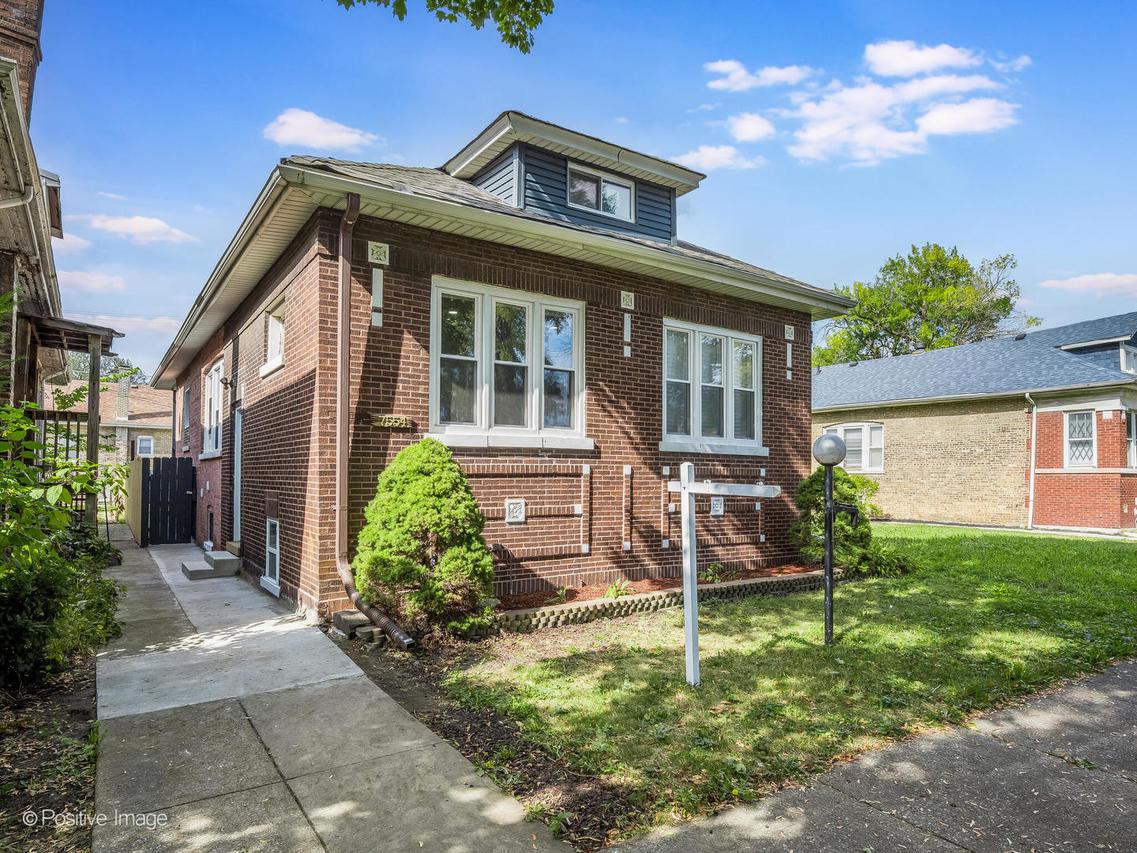 7554 S Perry Ave., Chicago, IL 60620