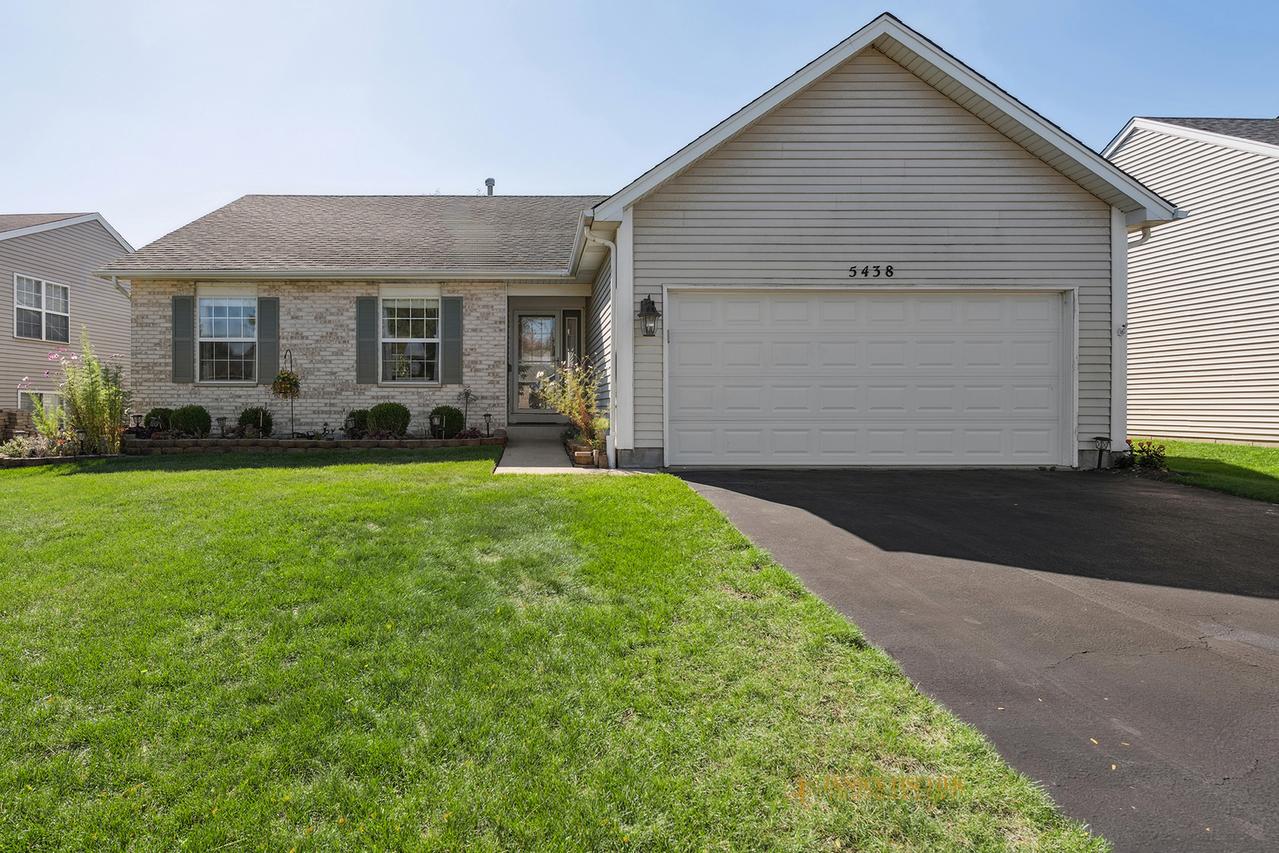 5438 Danbury Cir., Lake In The Hills, IL 60156
