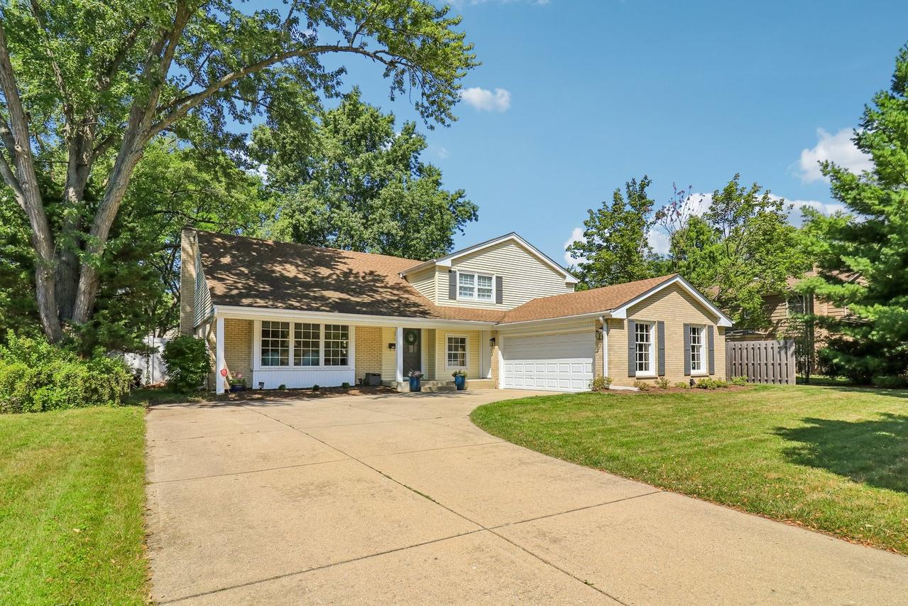 938 N Marsha Dr., Palatine, IL 60067