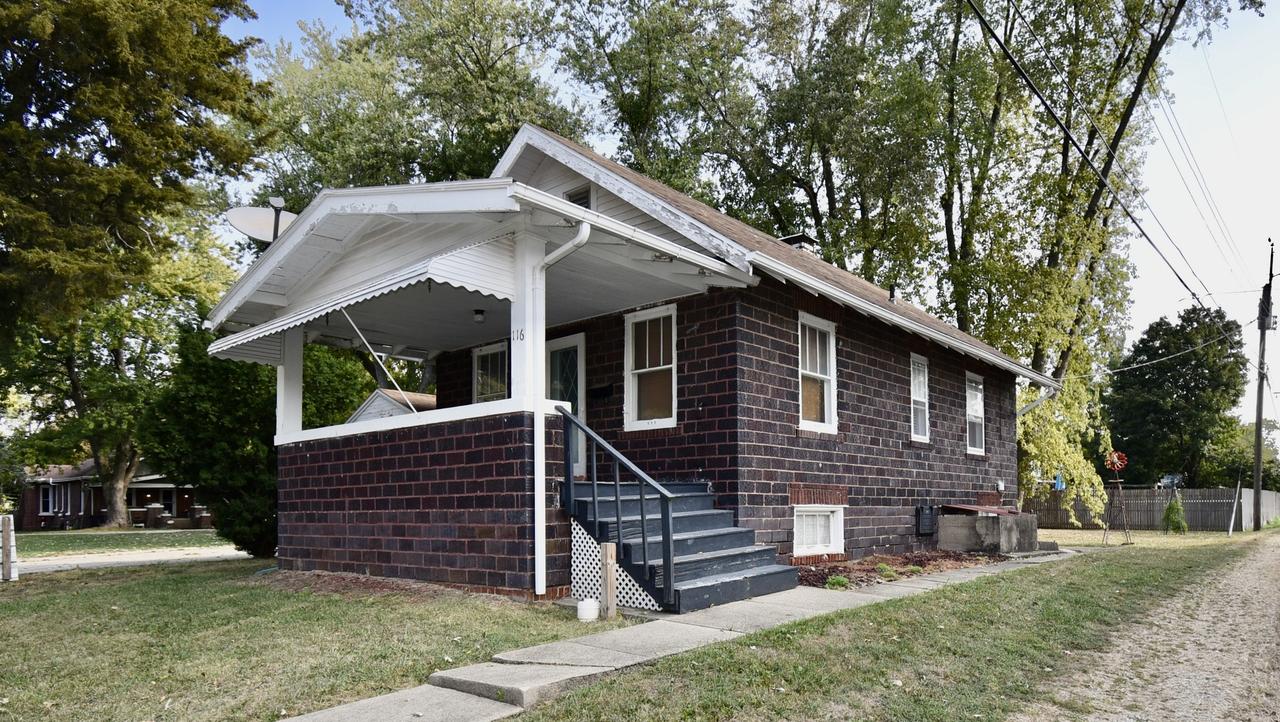 116 N Maple St., Clinton, IL 61727