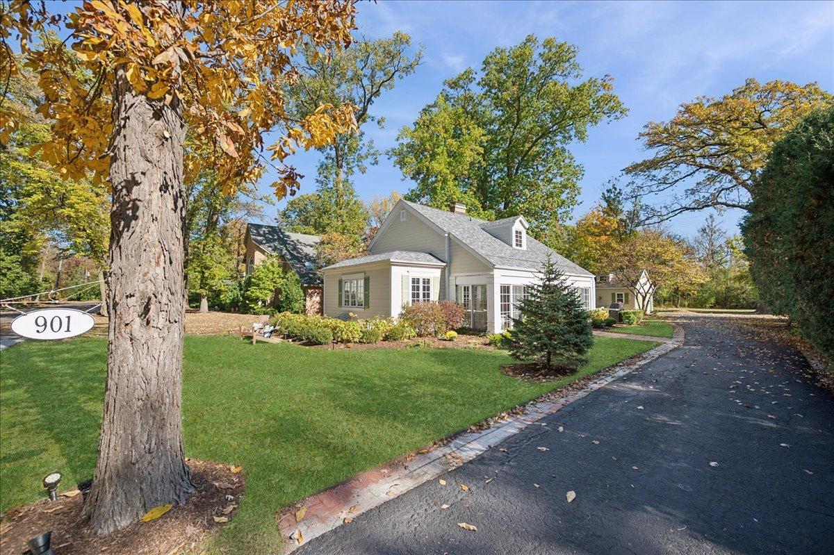 901 E Glenwood Rd., Glenview, IL 60025