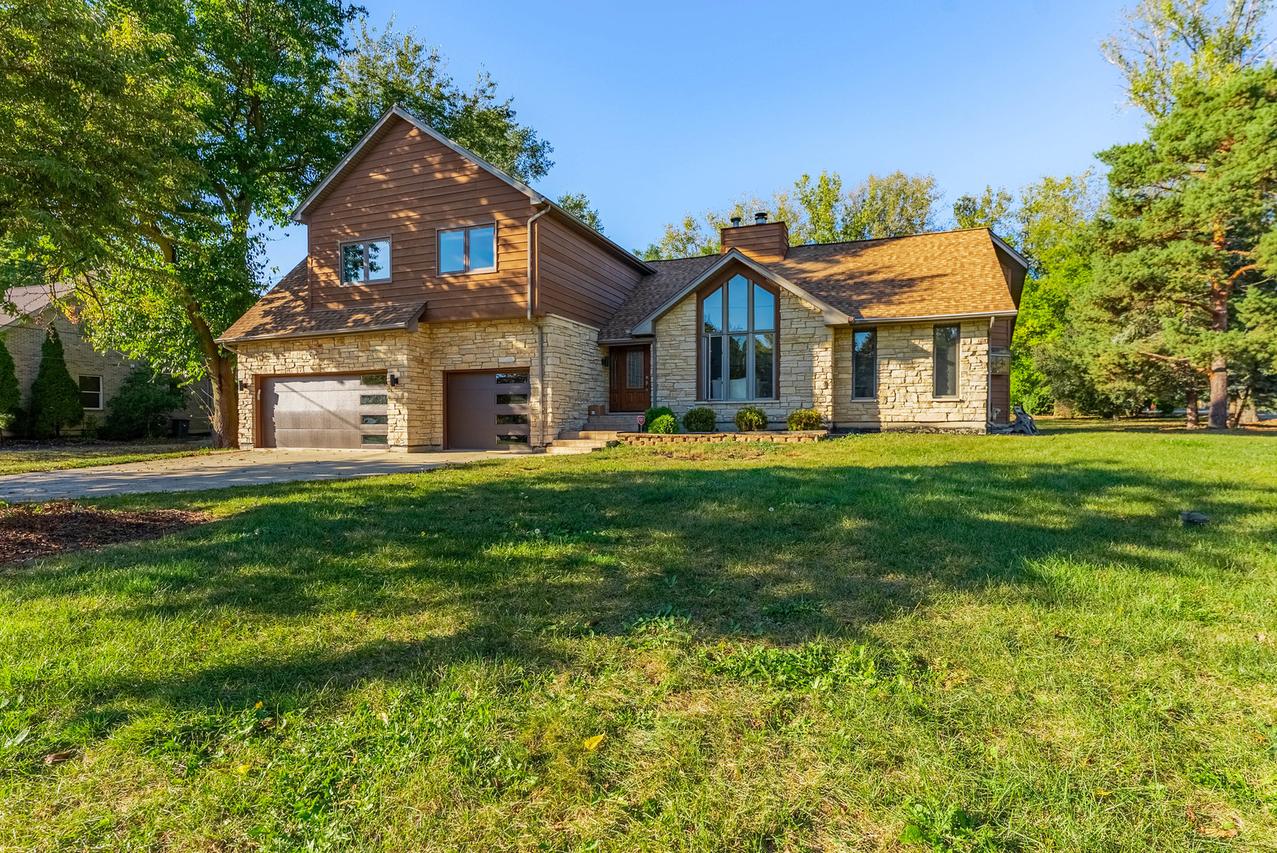 120 Pratt Blvd., Roselle, IL 60172