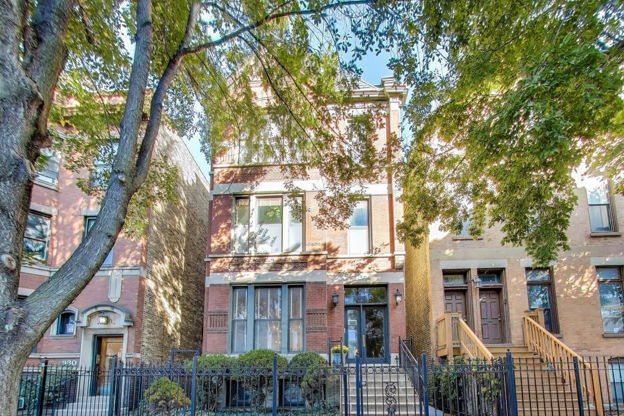 926 W Barry Ave. #3, Chicago, IL 60657