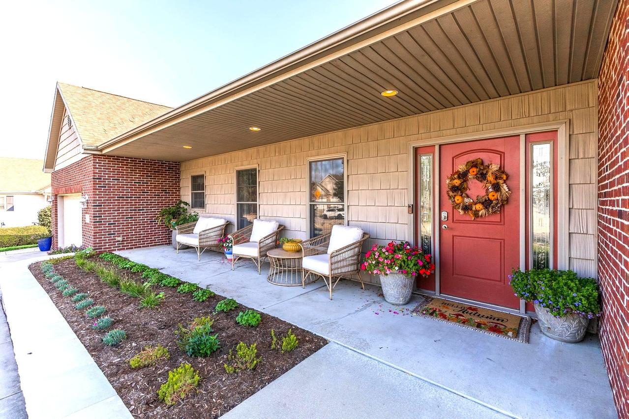 36 Lone Oak Ct., Bloomington, IL 61705