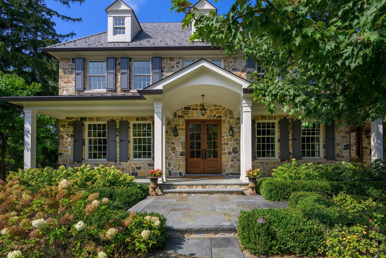 1234 Spruce Dr., Glenview, IL 60025