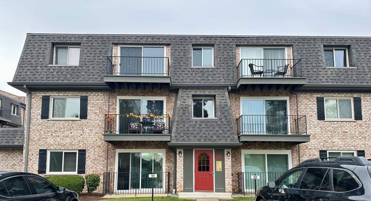 904 S Plum Grove Rd. #301, Palatine, IL 60067
