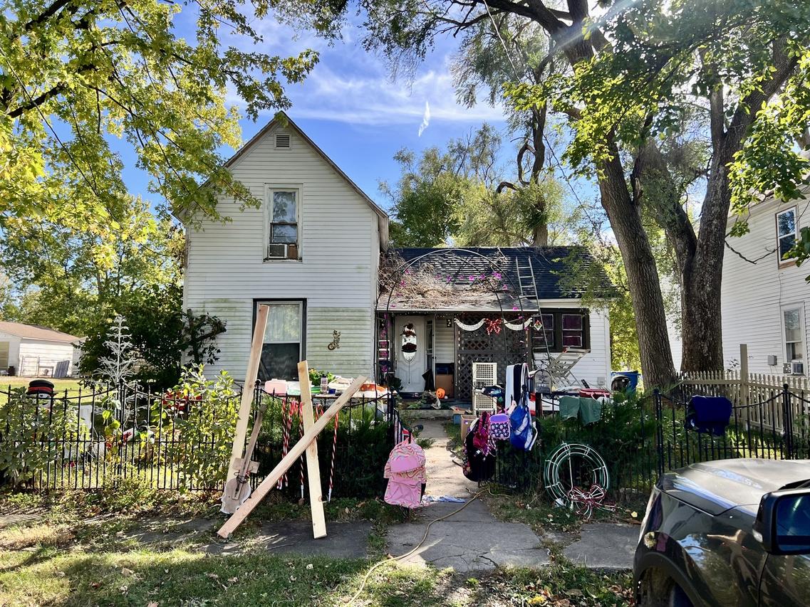 843 E Seminary Ave., Hoopeston, IL 60942