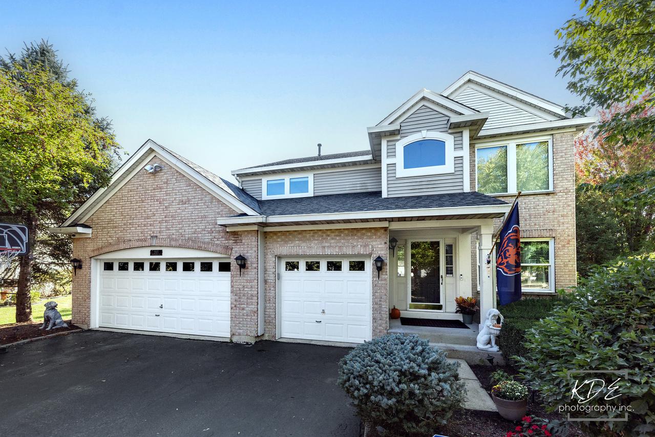 2527 Boddington Ln., Naperville, IL 60564