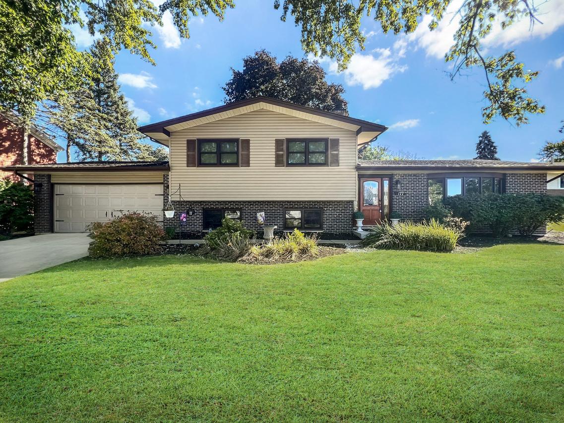 177 Cardinal Dr., Bloomingdale, IL 60108