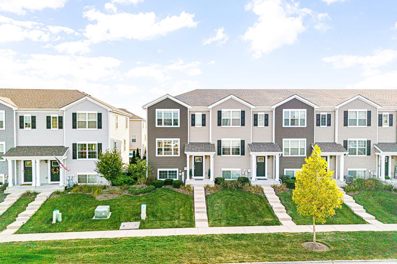 2393 Alison Ave., Pingree Grove, IL 60140