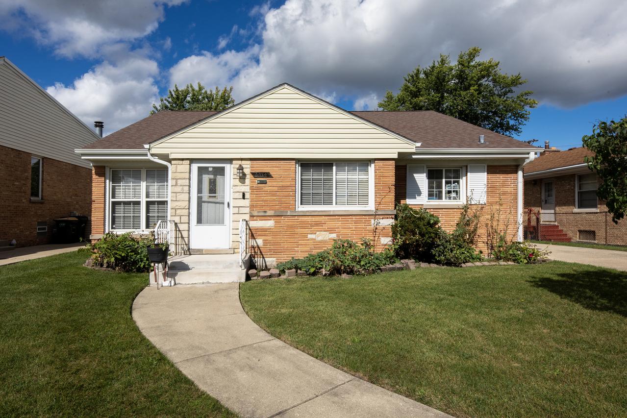 6914 W Oakton Ct., Niles, IL 60714