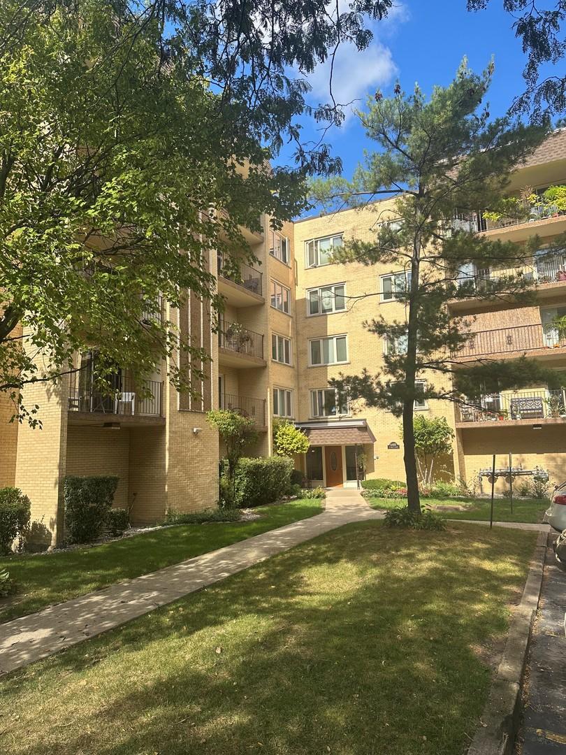 6460 W Belle Plaine Ave. #407, Chicago, IL 60634
