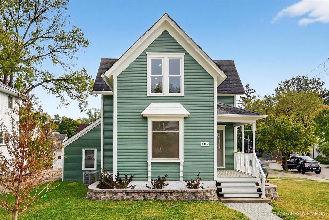 102 Center St., Algonquin, IL 60102